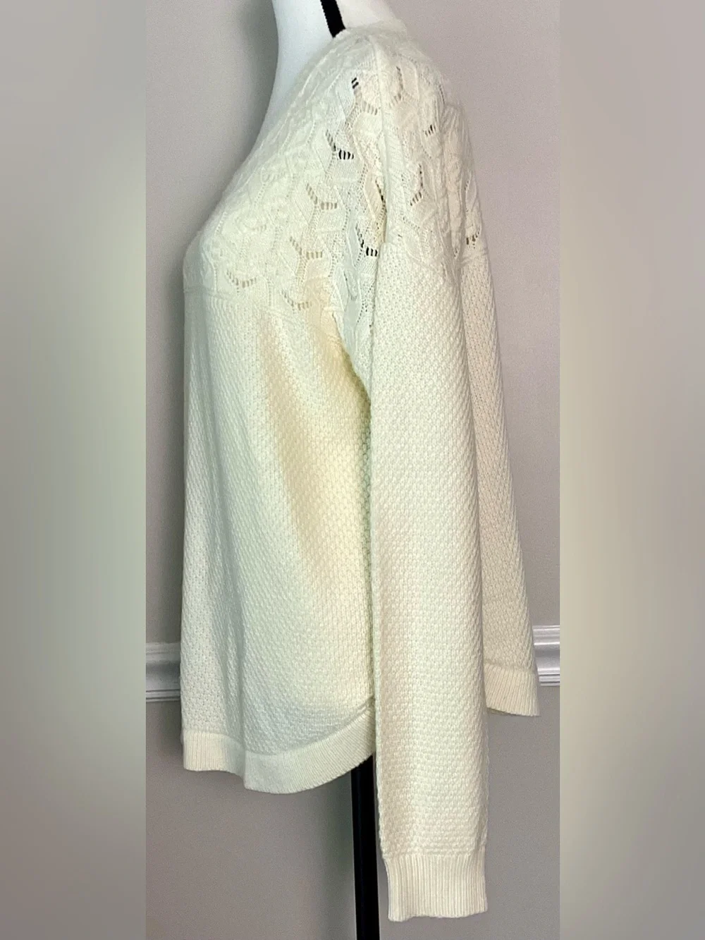 I. B. Diffusion Pullover Sweater Ivory Honeycomb Crochet & Scallop Hem Size L - Picture 2 of 12